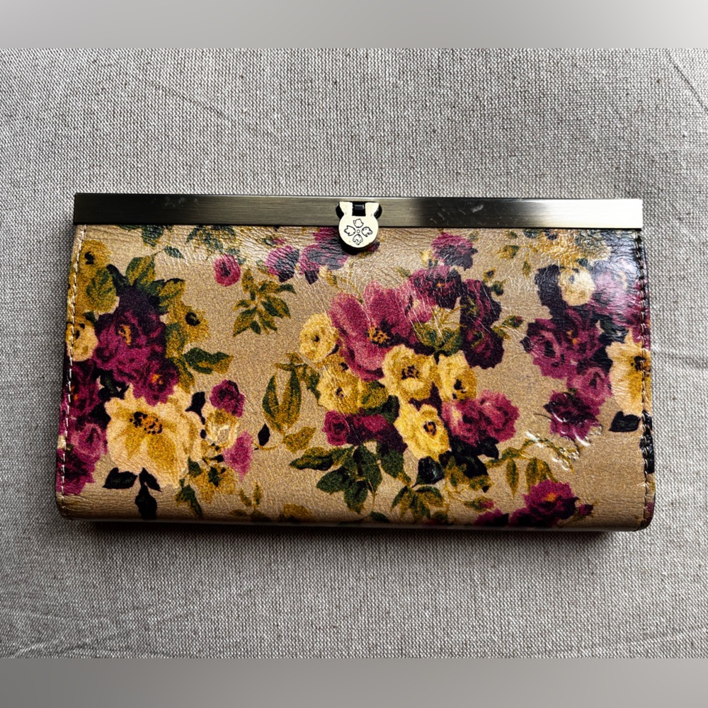 Patricia Nash Cauchy Wallet – Antique Rose Floral 💐